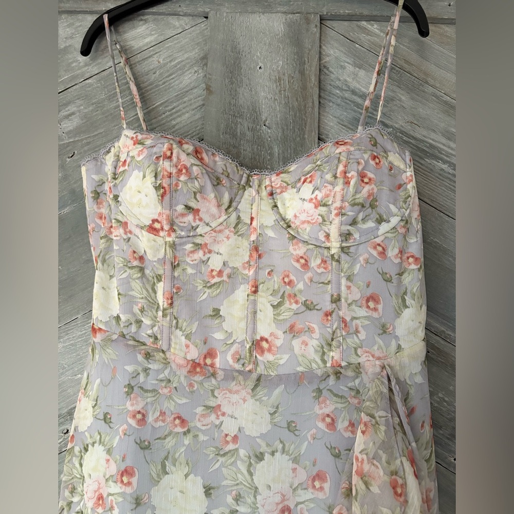 ASTR the Label Brisbane Asymmetrical Floral Midi Dress - NWT - Picture 5 of 12